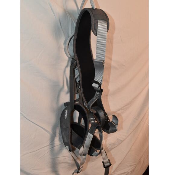 Petzl Corax Adjustable Climbing Harness - Picture 3 of 6